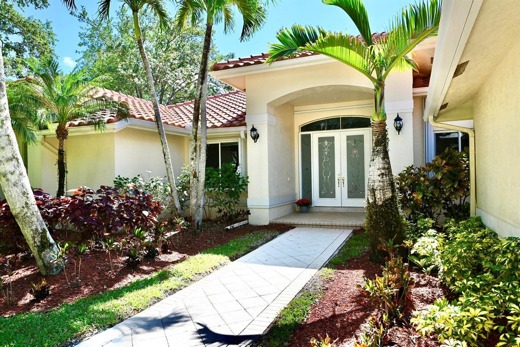 Photo of 6984 Cypress Cove Circle, Jupiter, FL 33458 (MLS # R10985089)