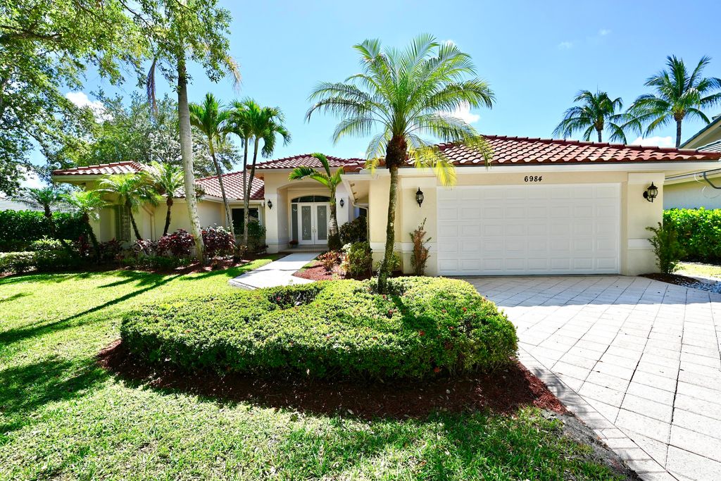 Photo of 6984 Cypress Cove Circle, Jupiter, FL 33458 (MLS # R10985089)