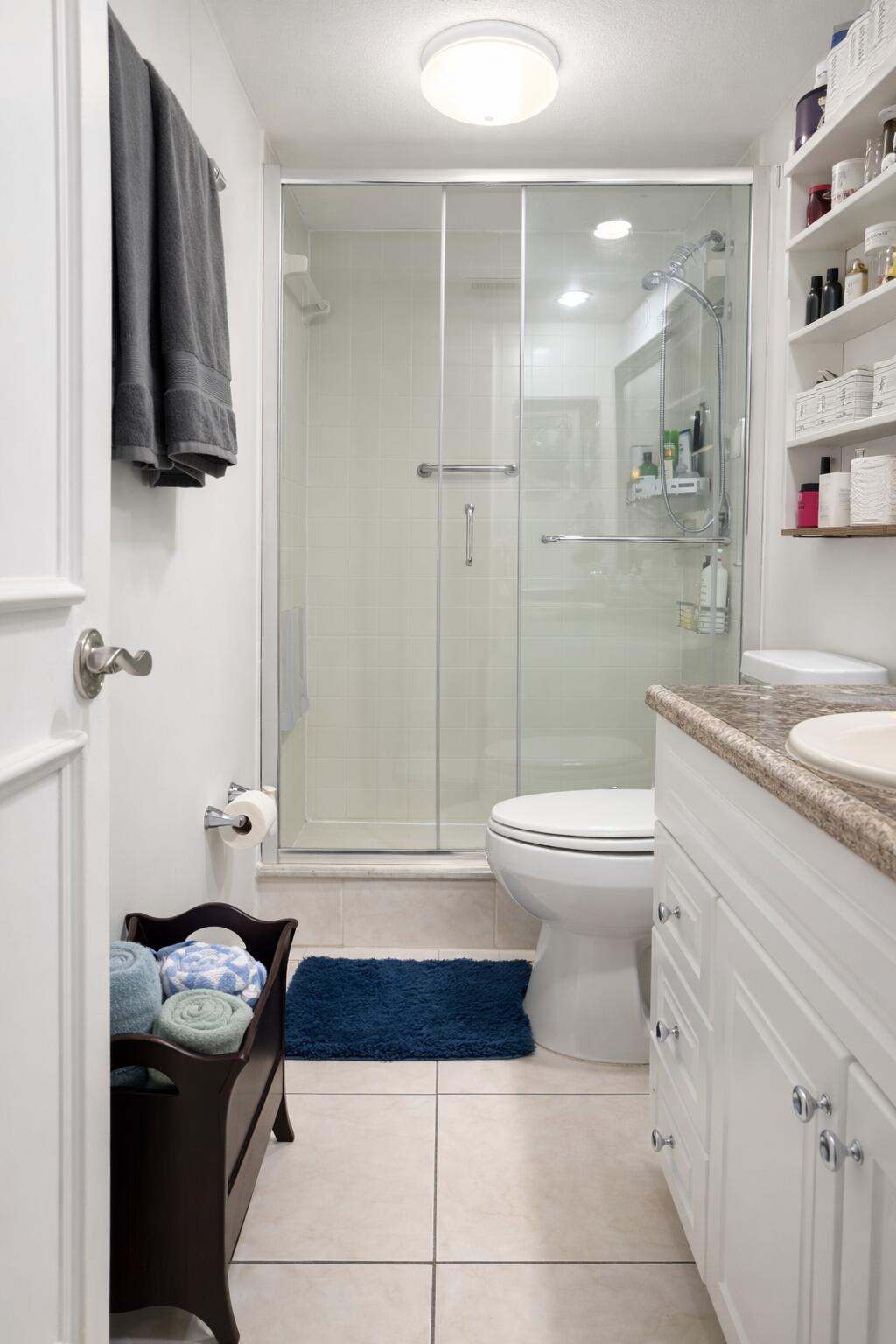 LAKE EMERALD CONDOMINIUM NO ONE - Residential