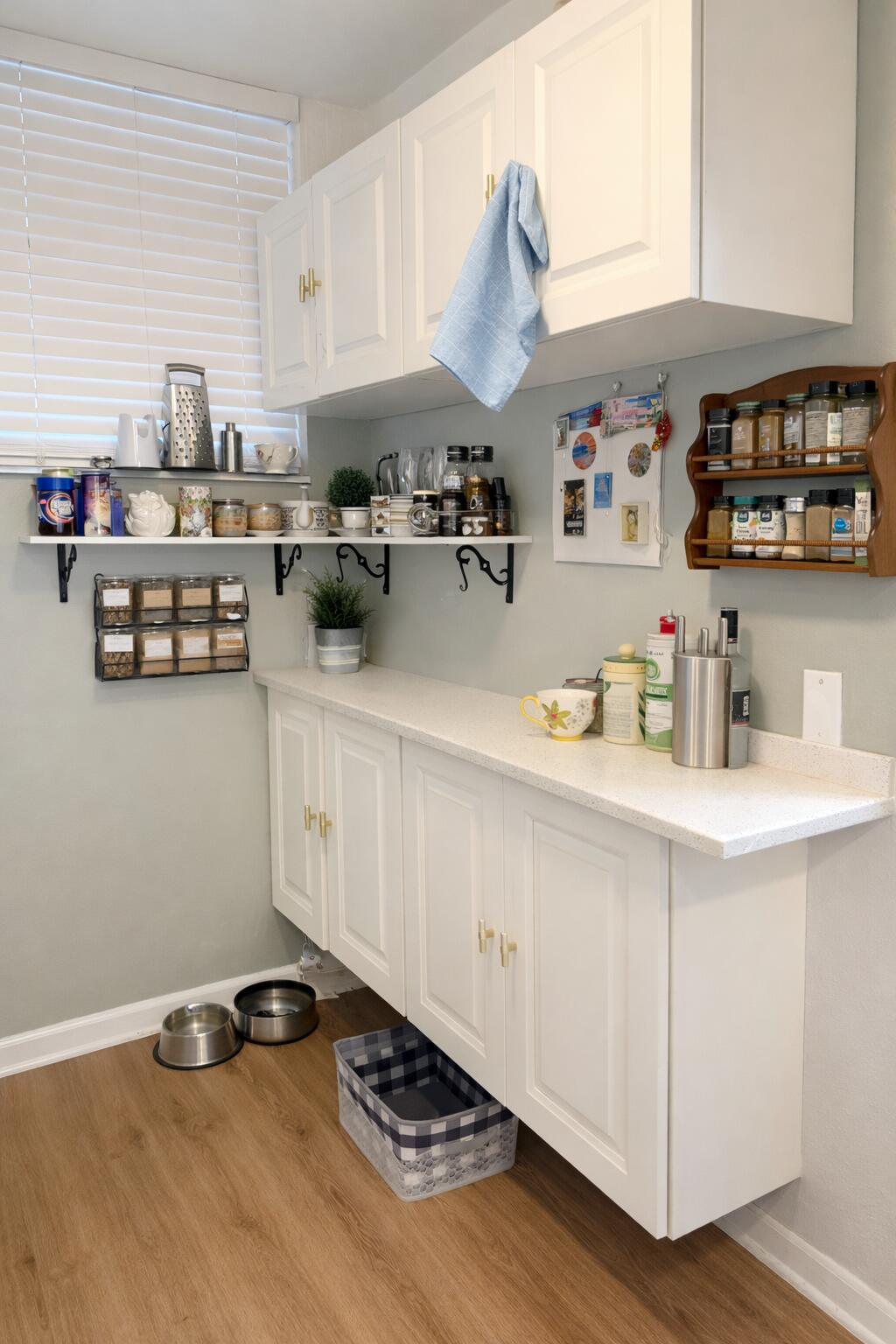 LAKE EMERALD CONDOMINIUM NO ONE - Residential