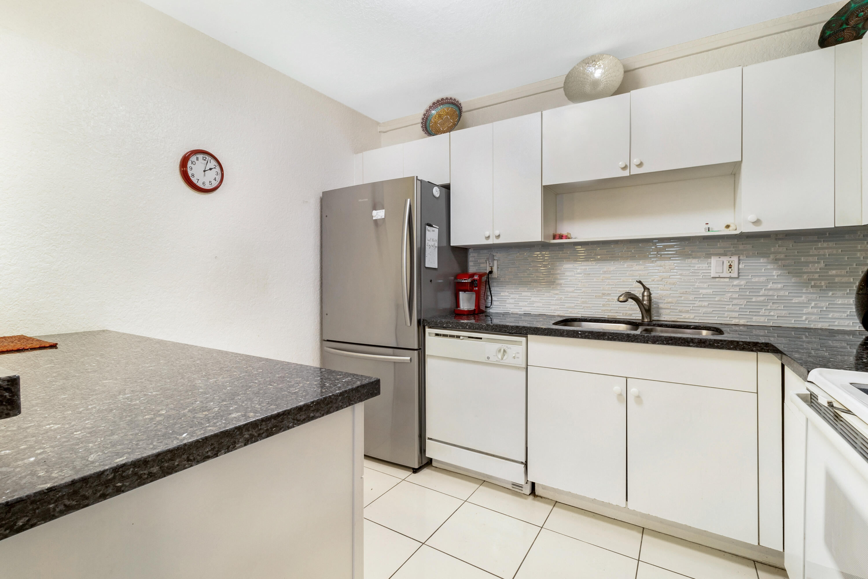 COCO CAY CONDO - Residential Lease