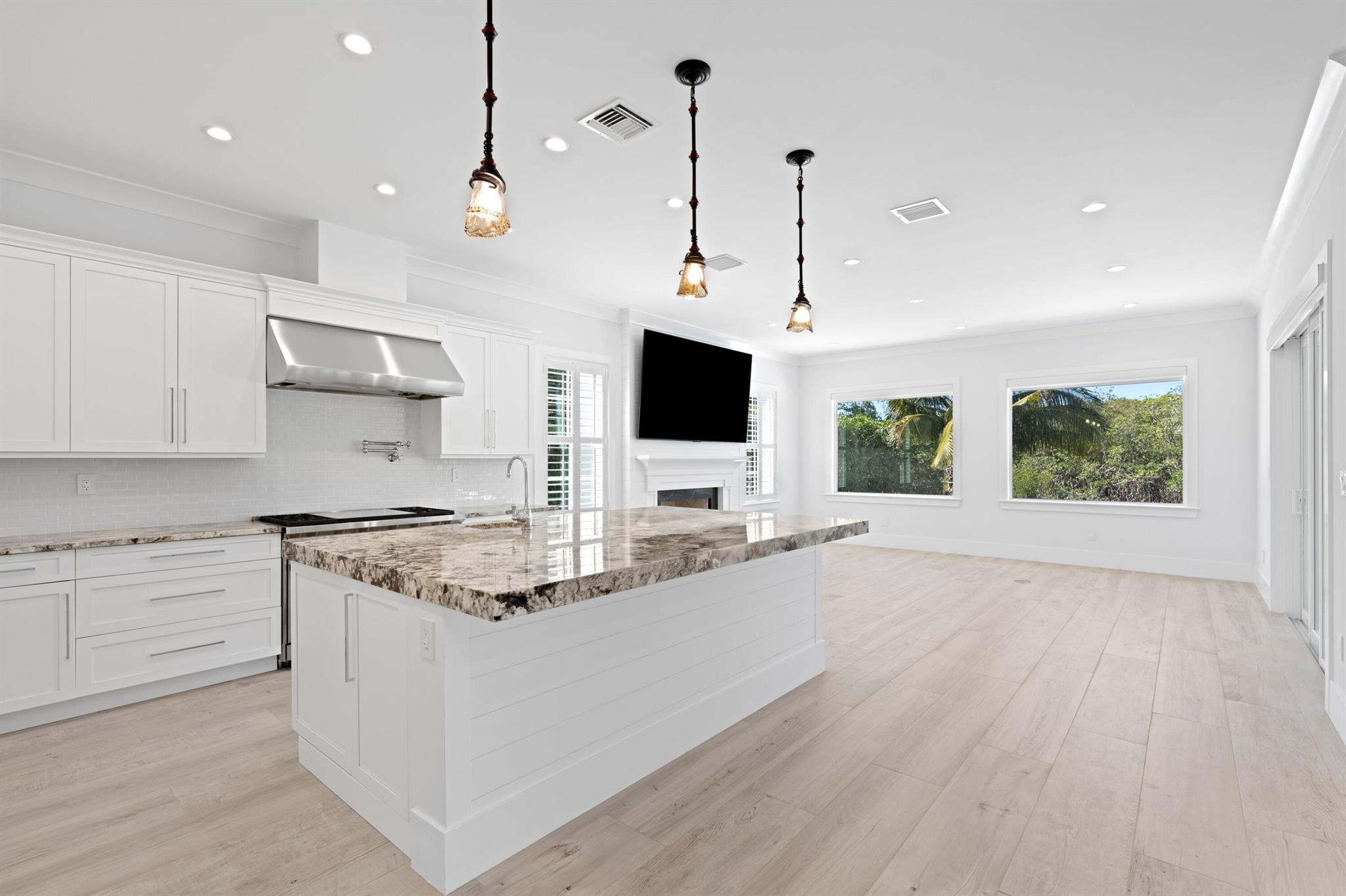 RIVER RIDGE (TEQUESTA) - Residential