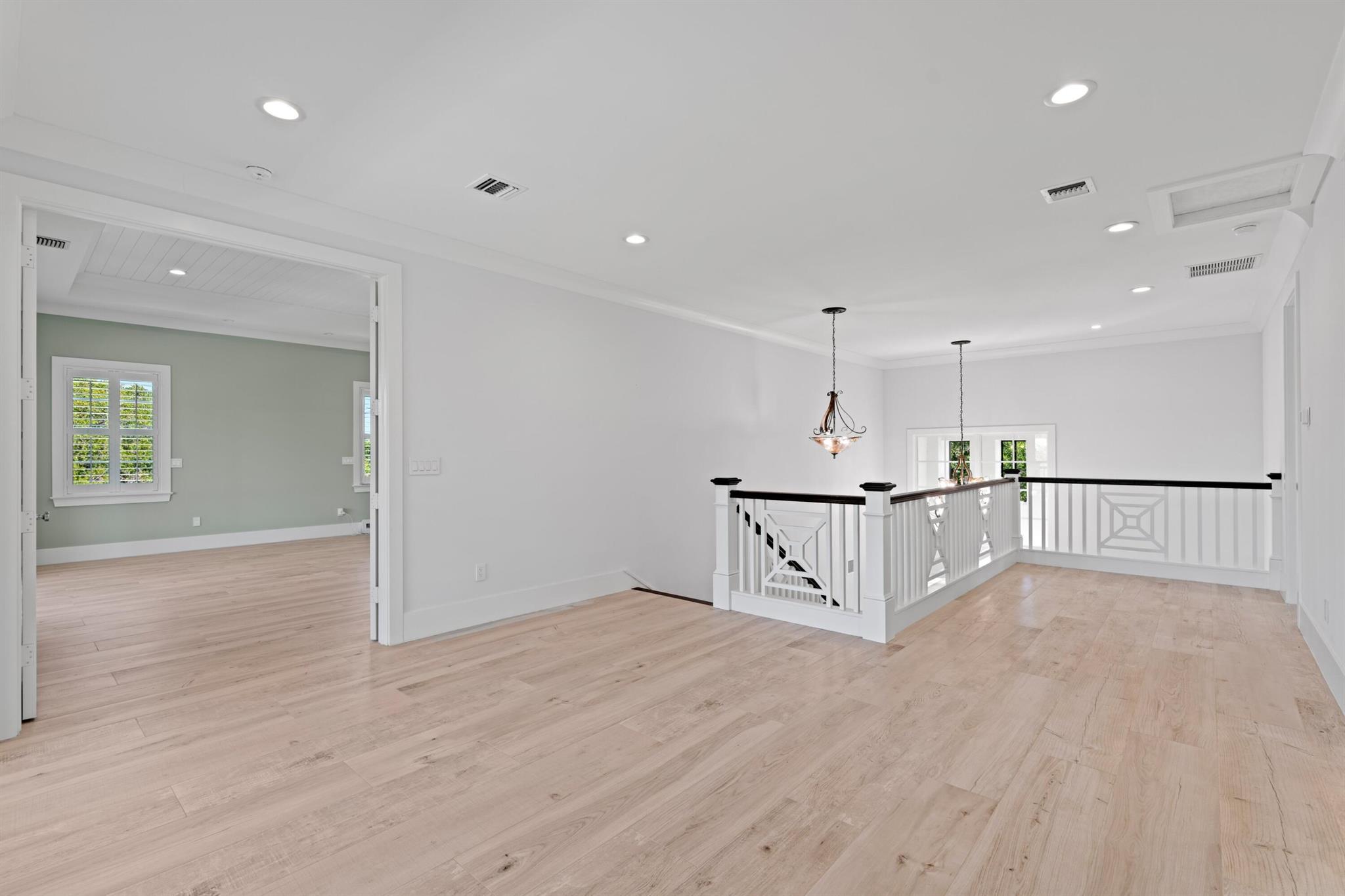 RIVER RIDGE (TEQUESTA) - Residential