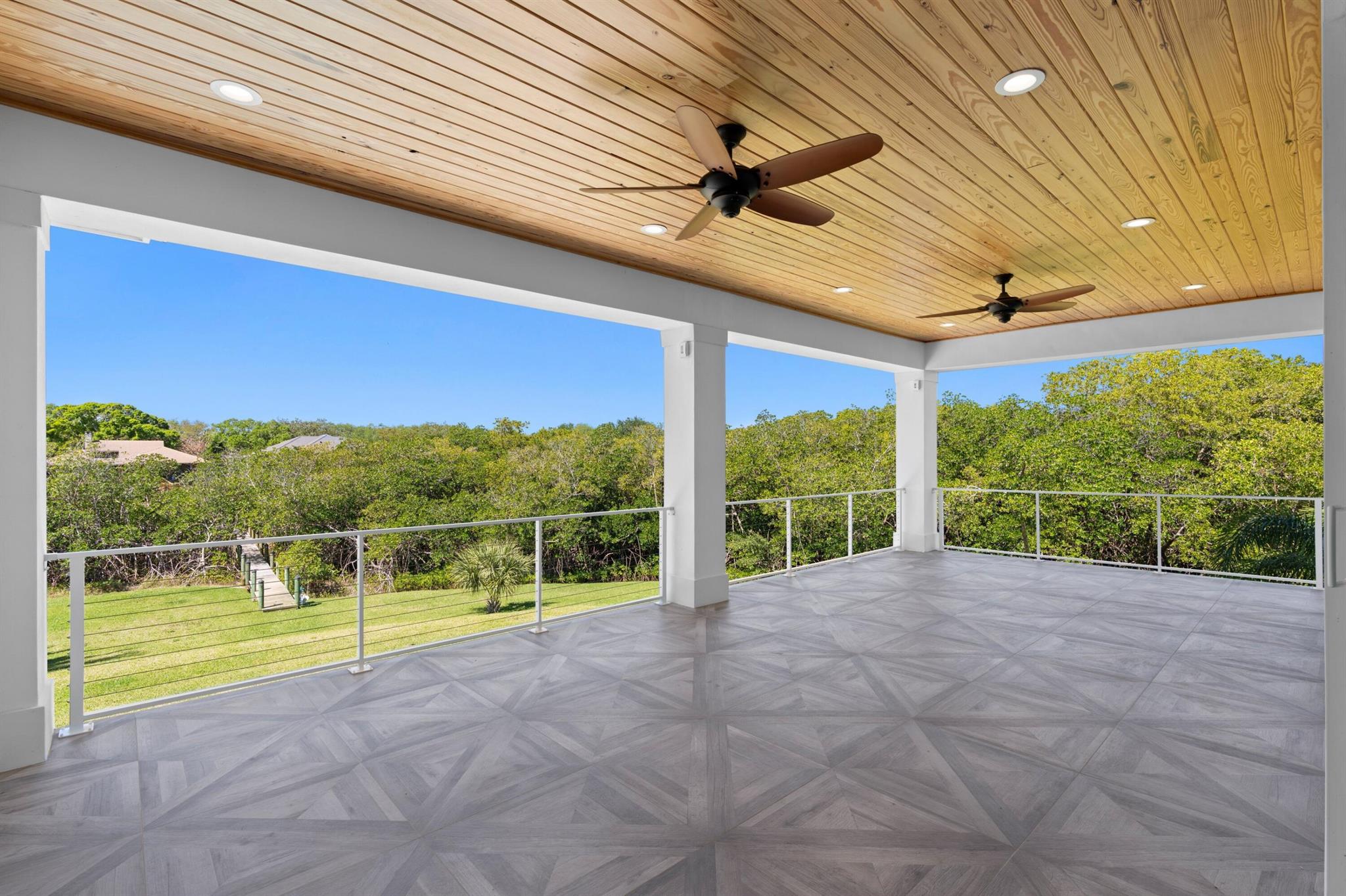 RIVER RIDGE (TEQUESTA) - Residential