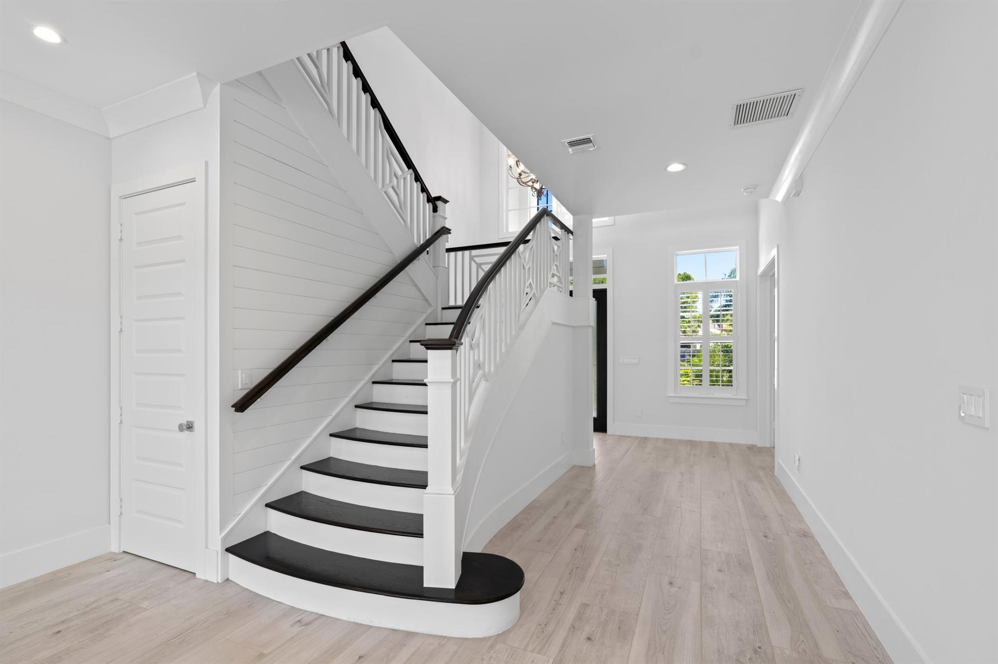 RIVER RIDGE (TEQUESTA) - Residential