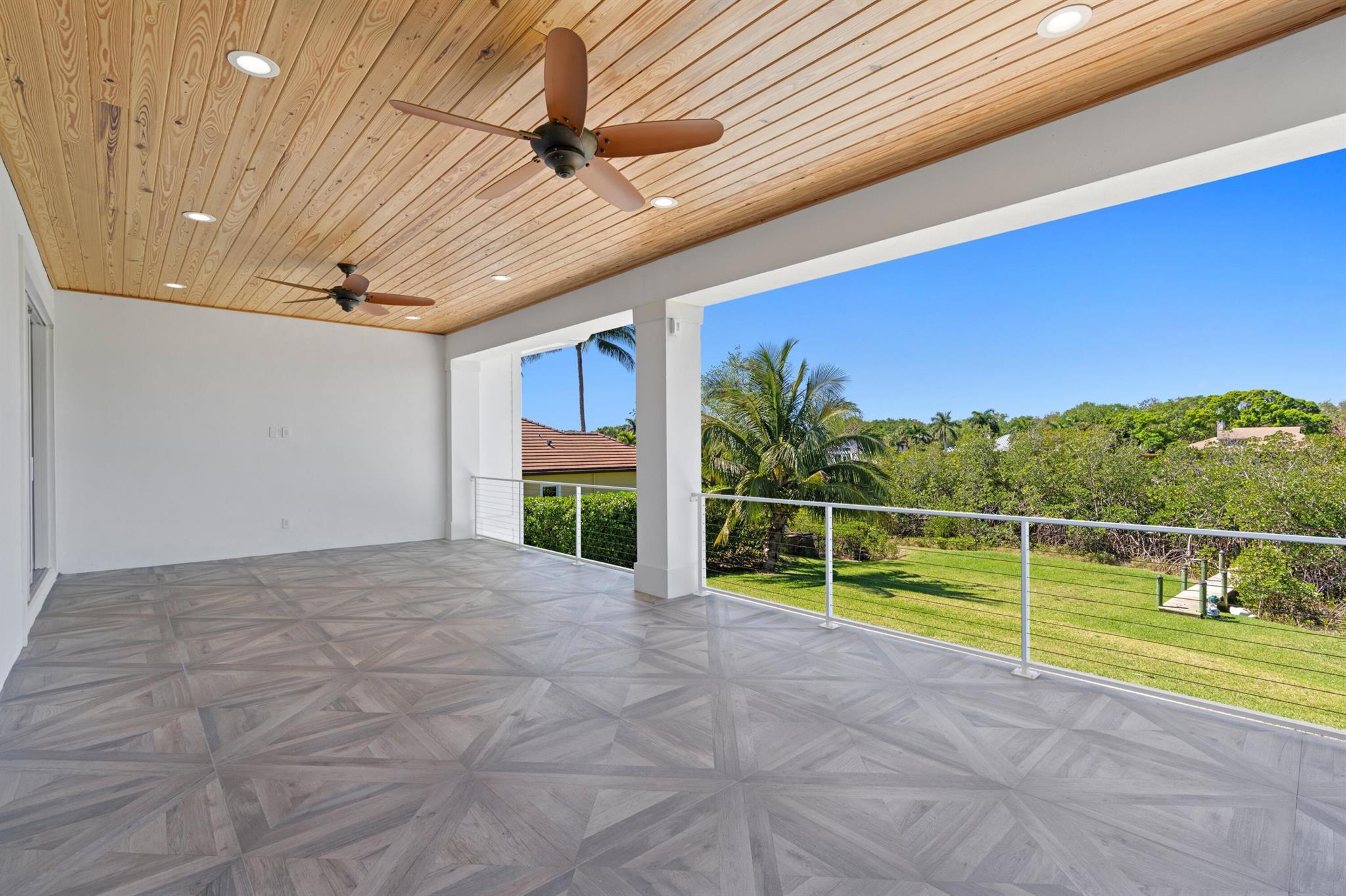 RIVER RIDGE (TEQUESTA) - Residential