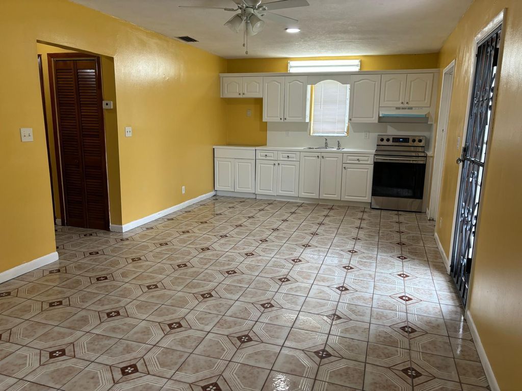 Photo of 1111 SW 24 Avenue, Fort Lauderdale, FL 33312 (MLS # R11124512)