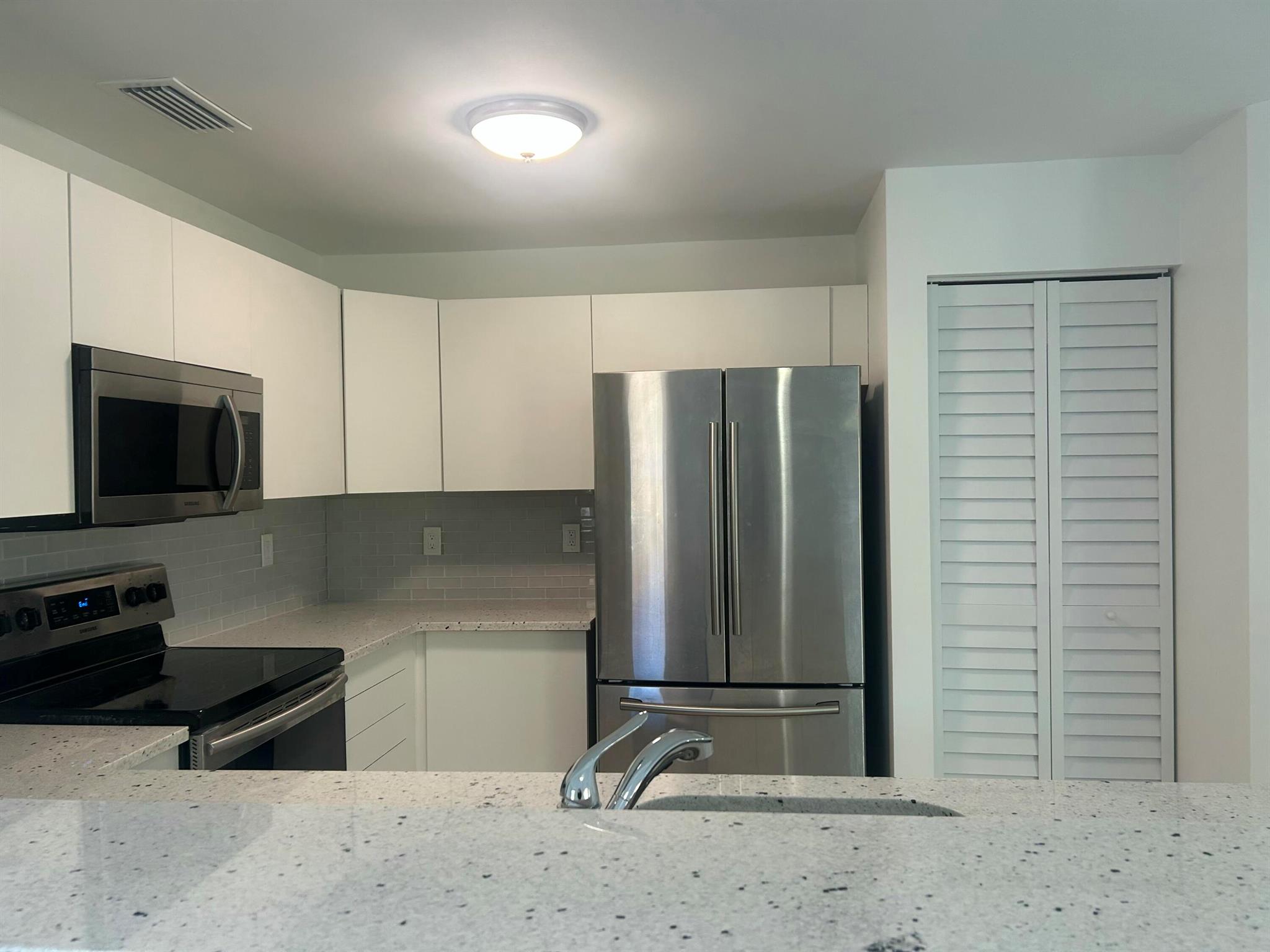 HOME DYNAMICS SUNRISE PLA - Residential Lease