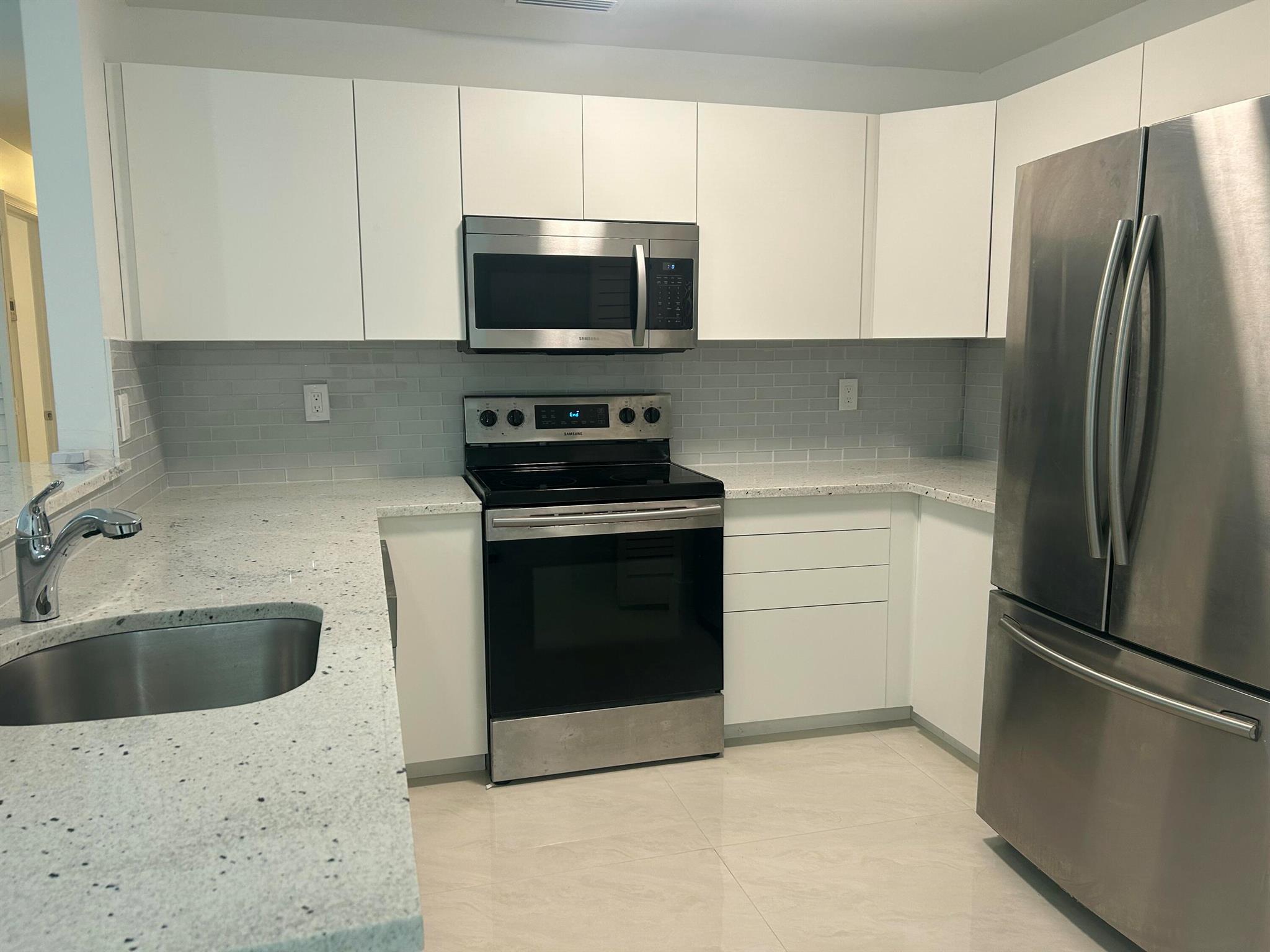 HOME DYNAMICS SUNRISE PLA - Residential Lease