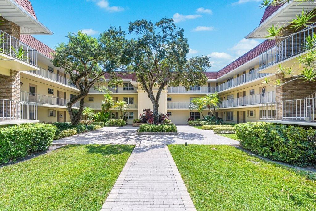 Photo of 5510 Tamberlane Circle #144, Palm Beach Gardens, FL 33418 (MLS # R10918149)