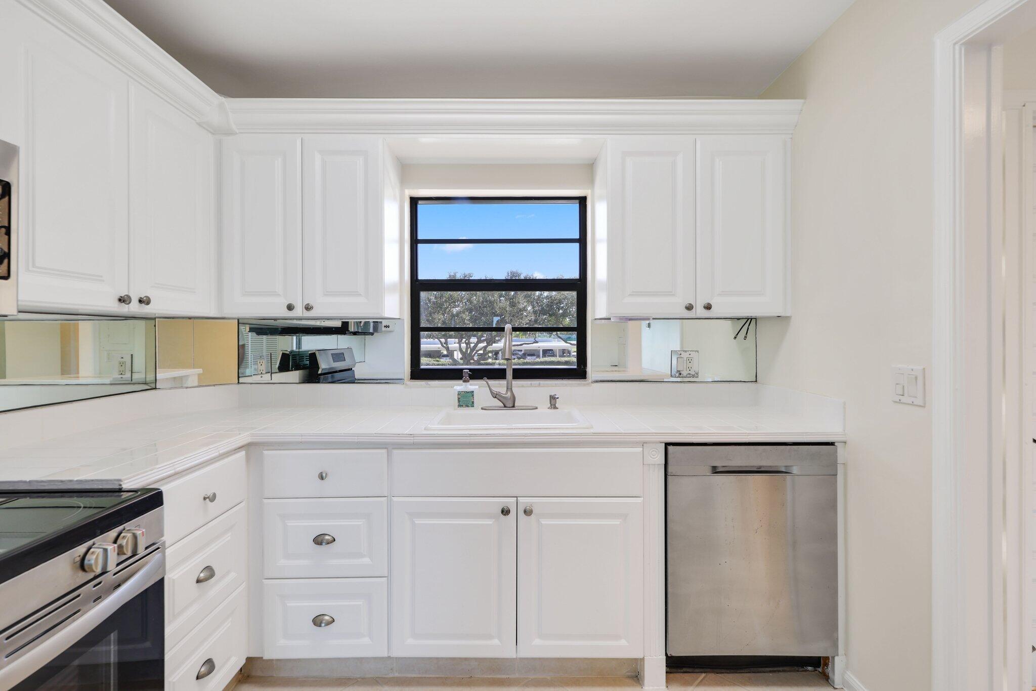 BROADVIEW CONDO - Residential