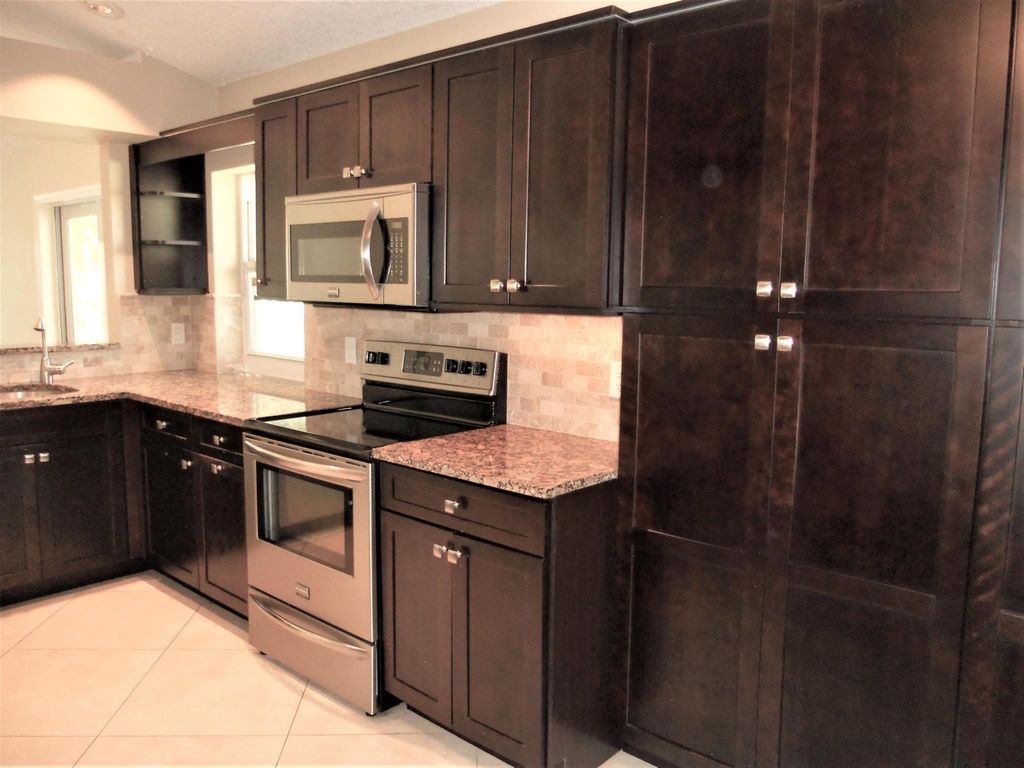 Photo of 14 Governors Court, Palm Beach Gardens, FL 33418 (MLS # R11109131)