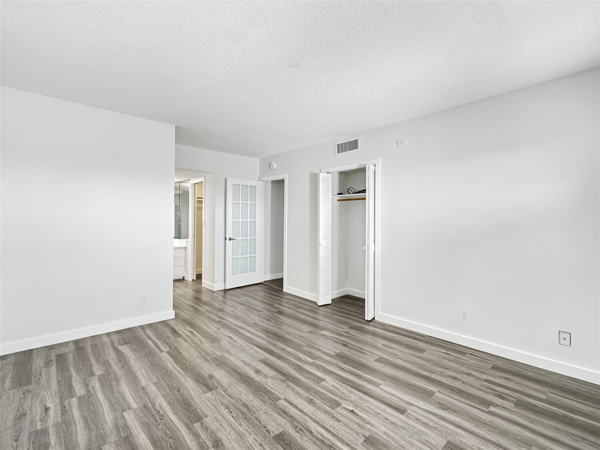 NO 5 PALM-AIRE COUNTRY CLUB - Residential