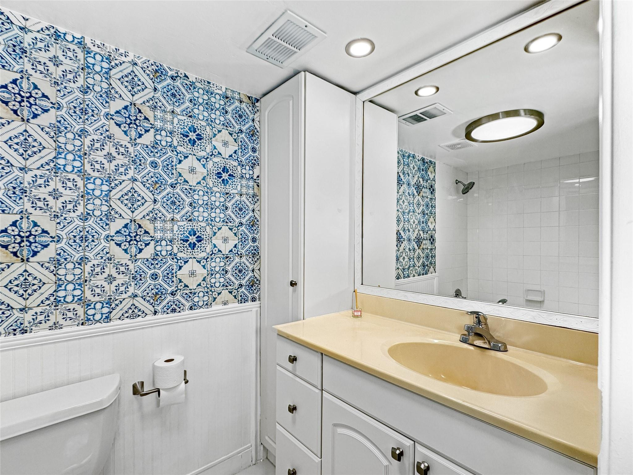 NO 5 PALM-AIRE COUNTRY CLUB - Residential
