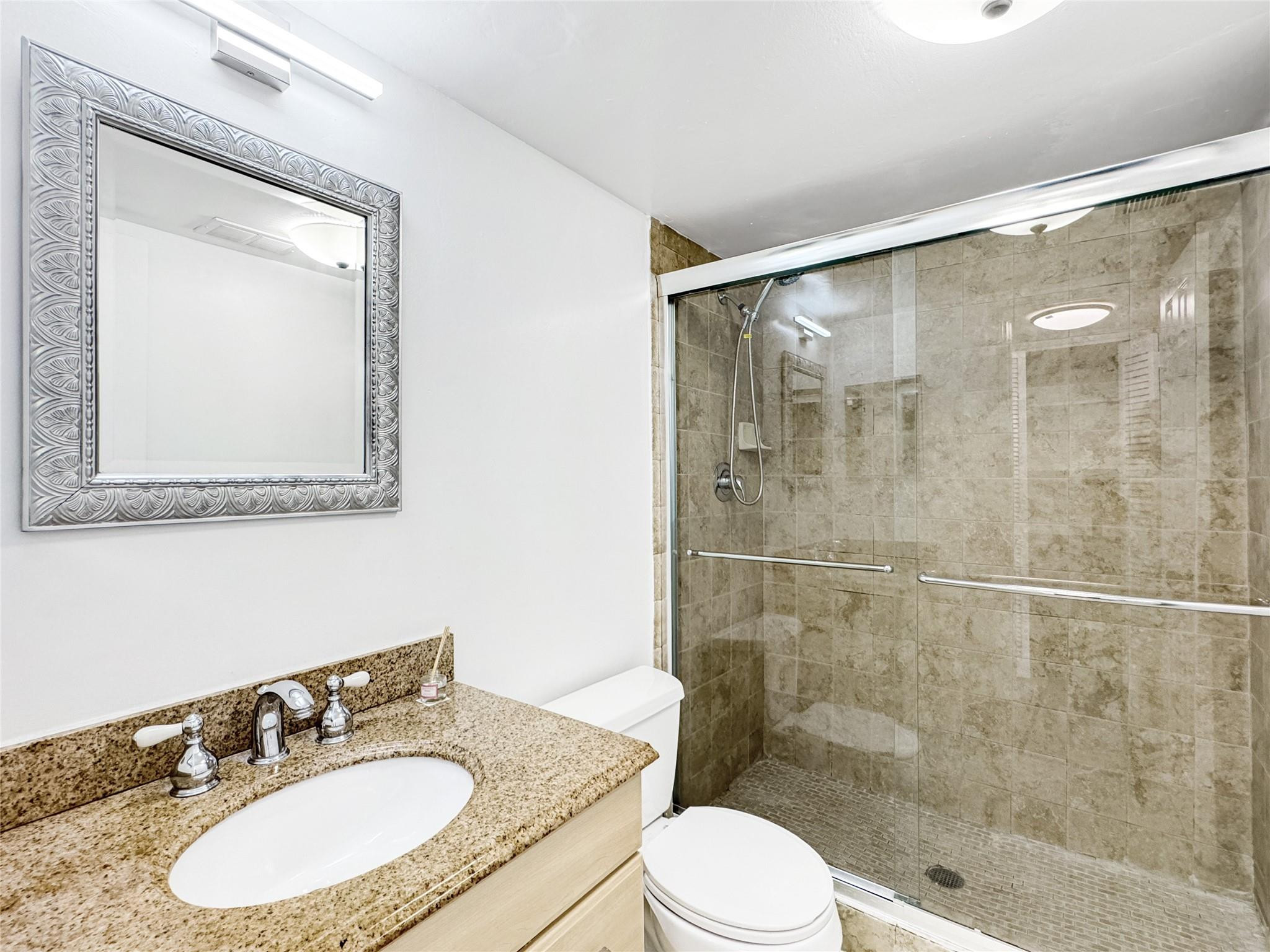 NO 5 PALM-AIRE COUNTRY CLUB - Residential