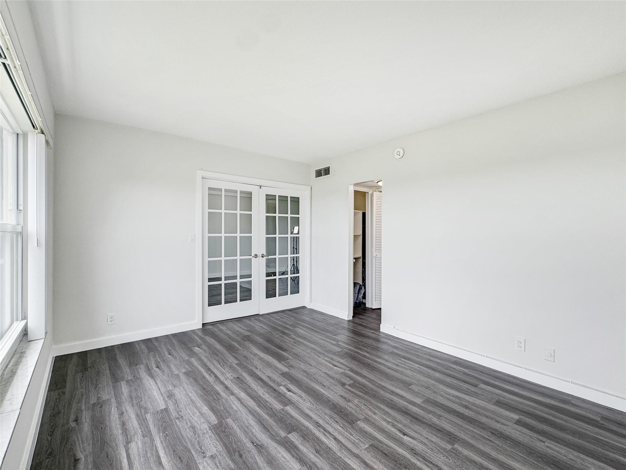 NO 5 PALM-AIRE COUNTRY CLUB - Residential