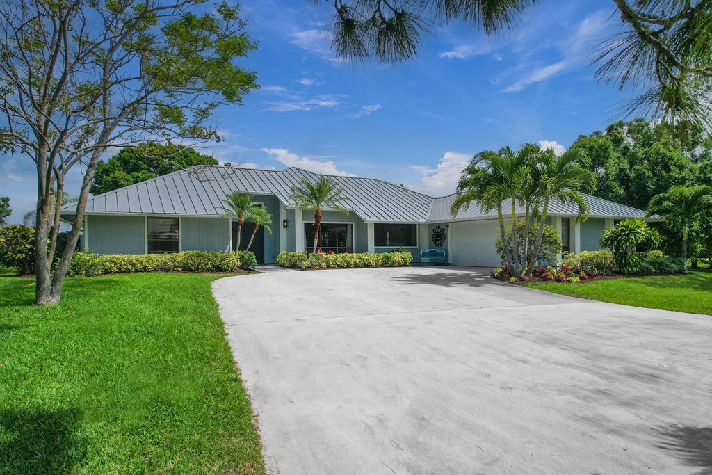 Photo of 4881 SW Bimini Circle N, Palm City, FL 34990 (MLS # R10999219)