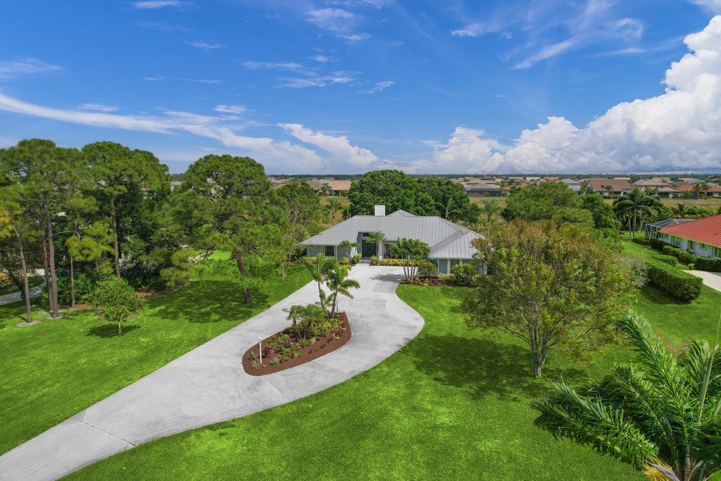 Photo of 4881 SW Bimini Circle N, Palm City, FL 34990 (MLS # R10999219)