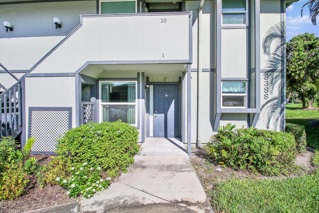 Photo of 8388 SE CROFT CIR #P-1, Hobe Sound, FL 33455 (MLS # B26076594)