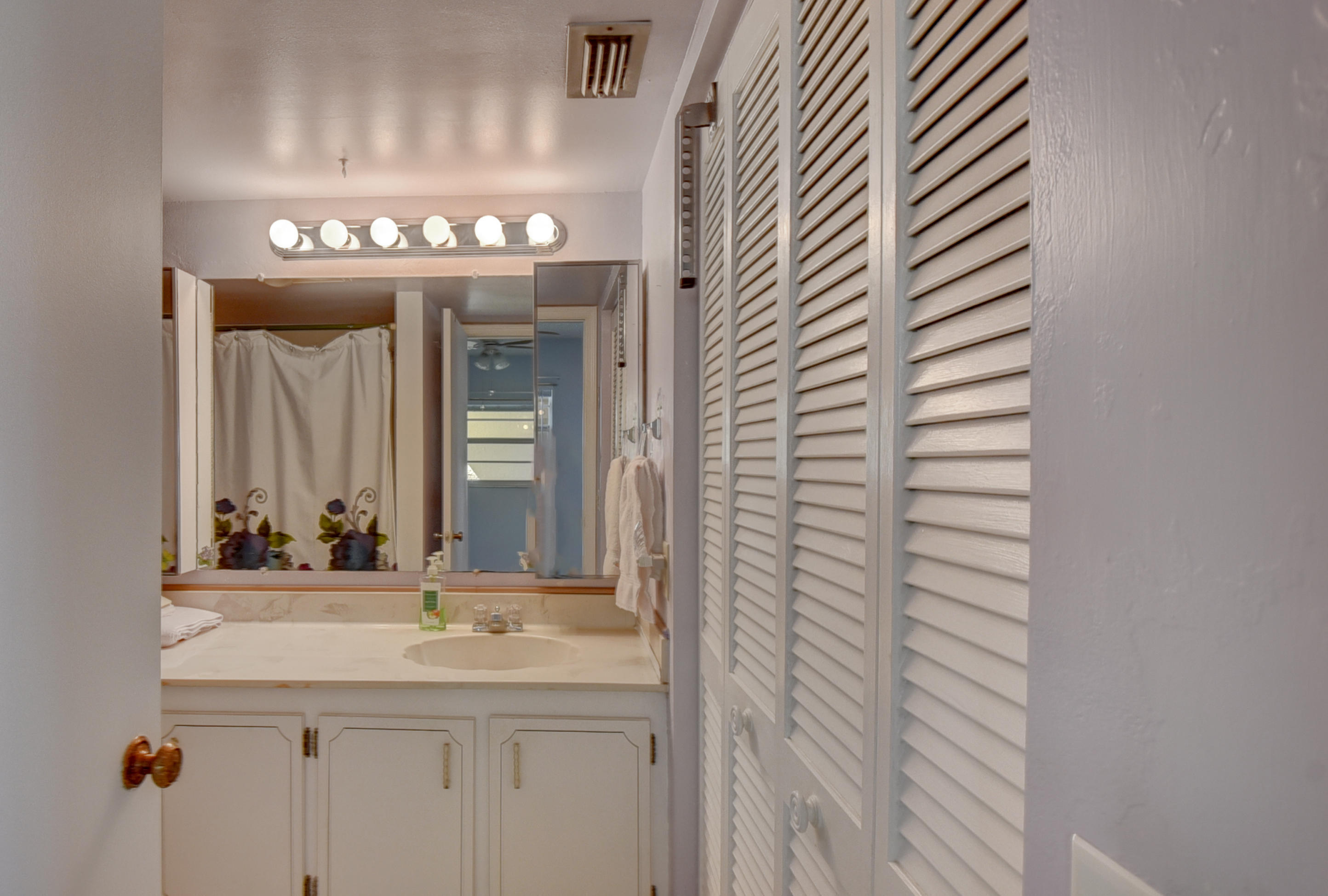 BARWOOD CONDO - Residential