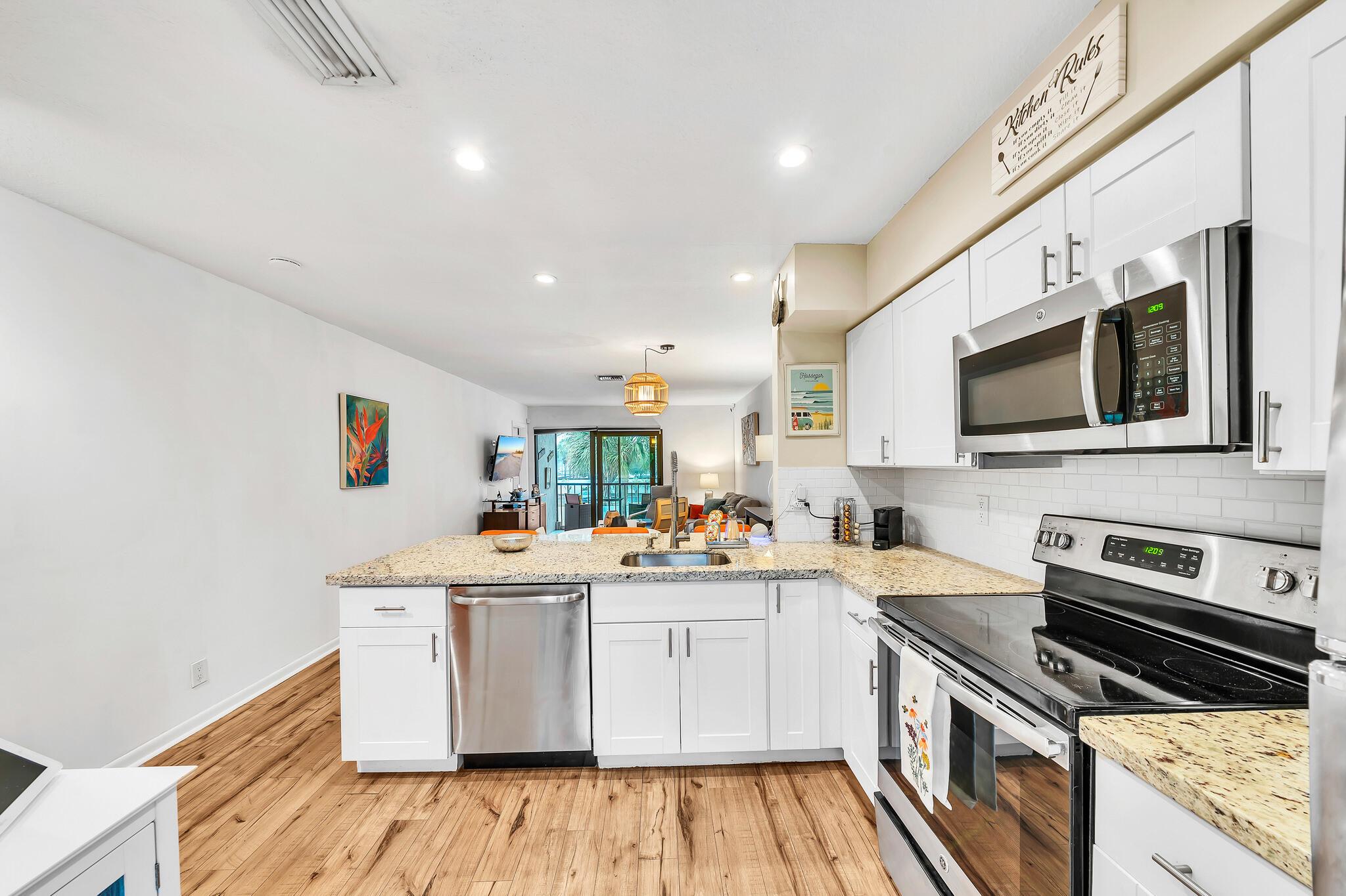 BOCA ISLE CONDO - Residential