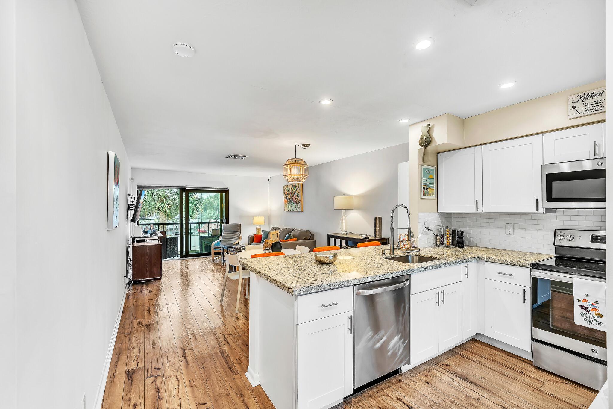 BOCA ISLE CONDO - Residential