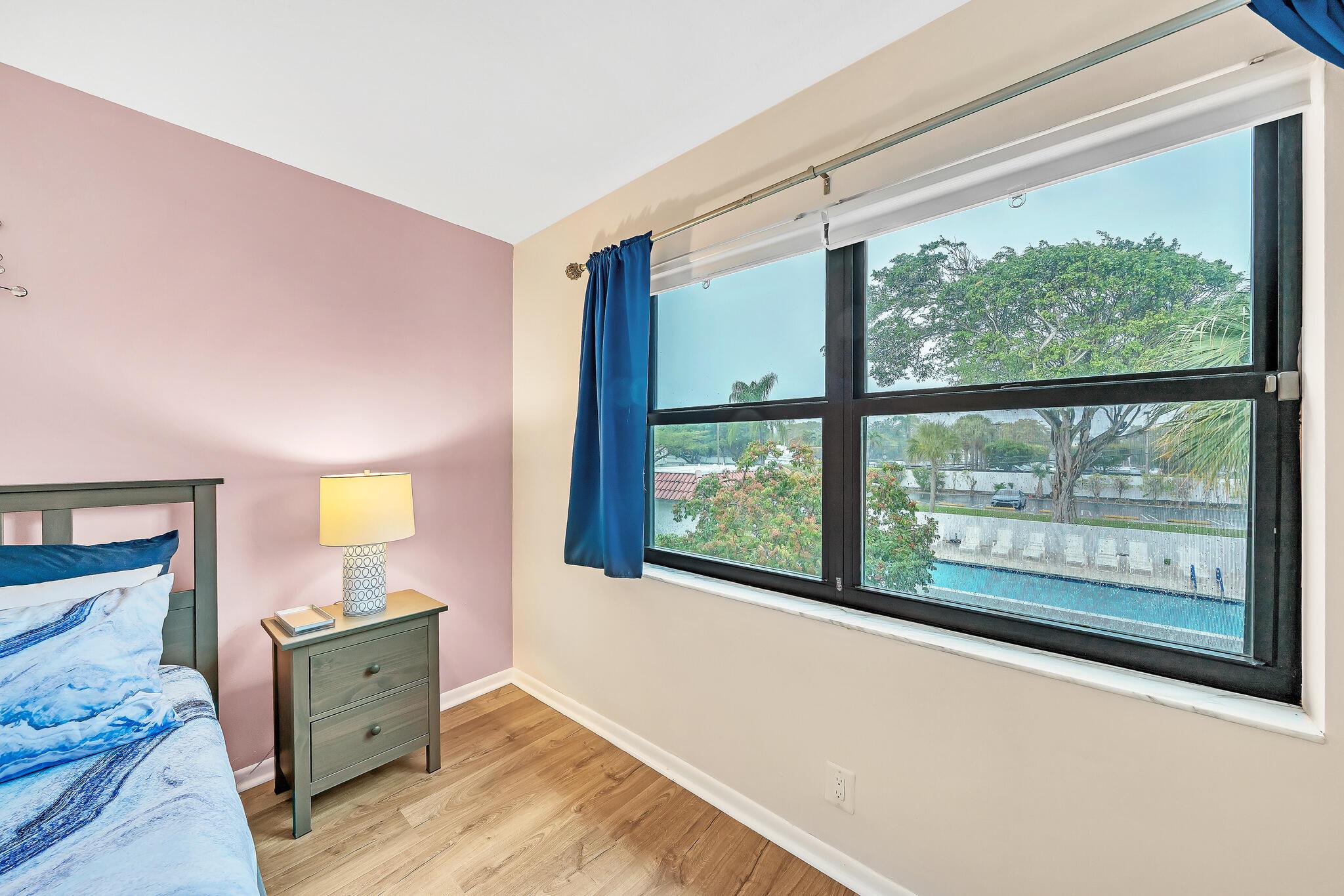 BOCA ISLE CONDO - Residential