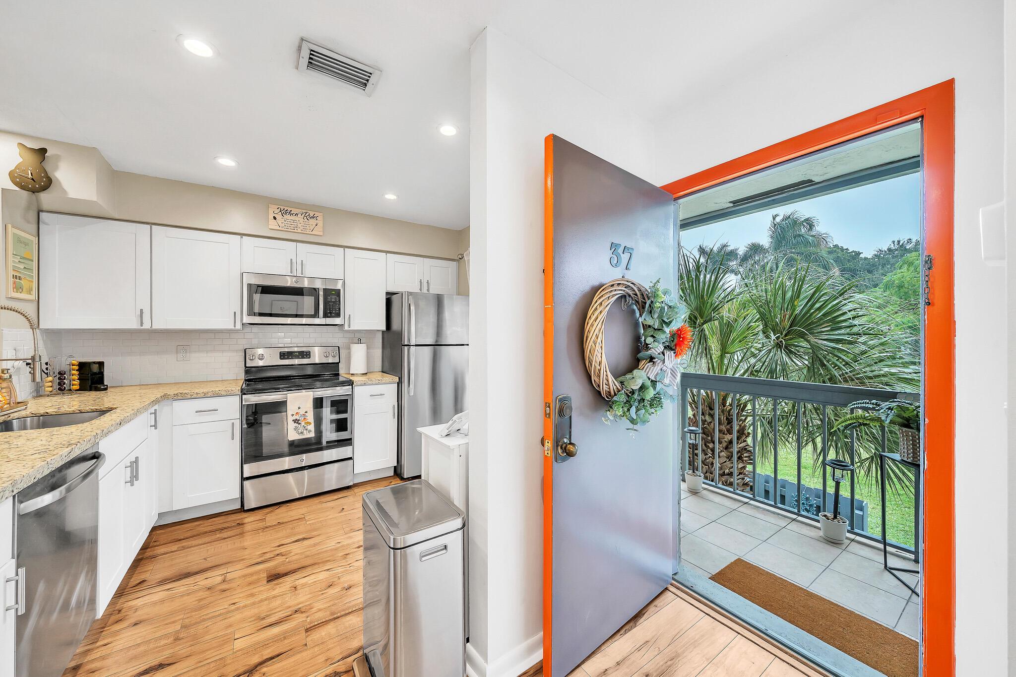 BOCA ISLE CONDO - Residential