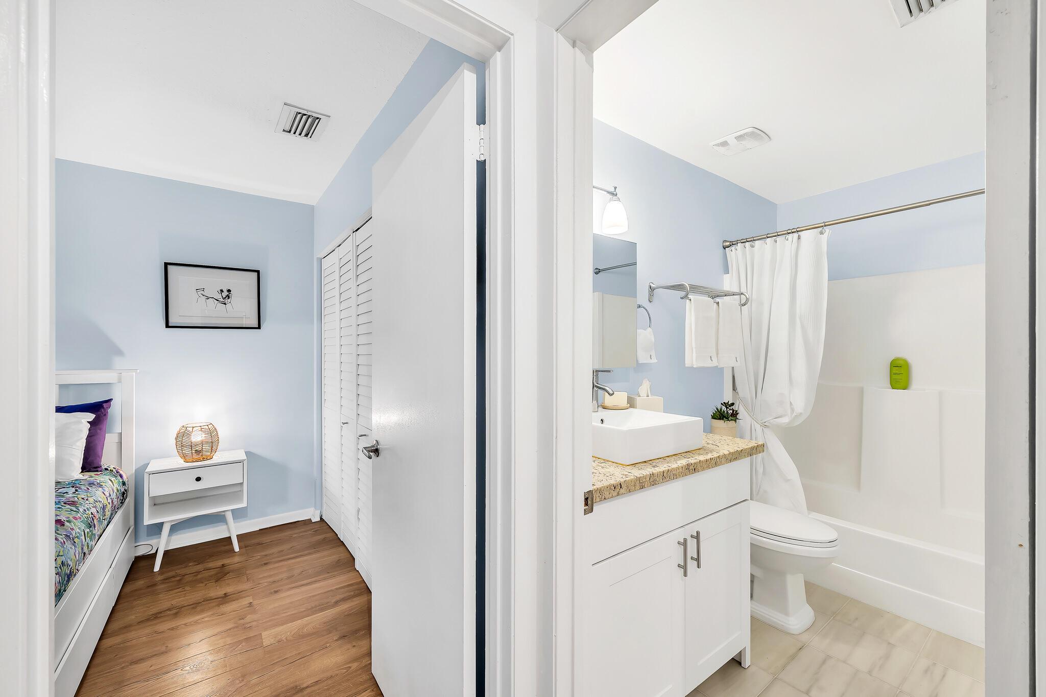 BOCA ISLE CONDO - Residential