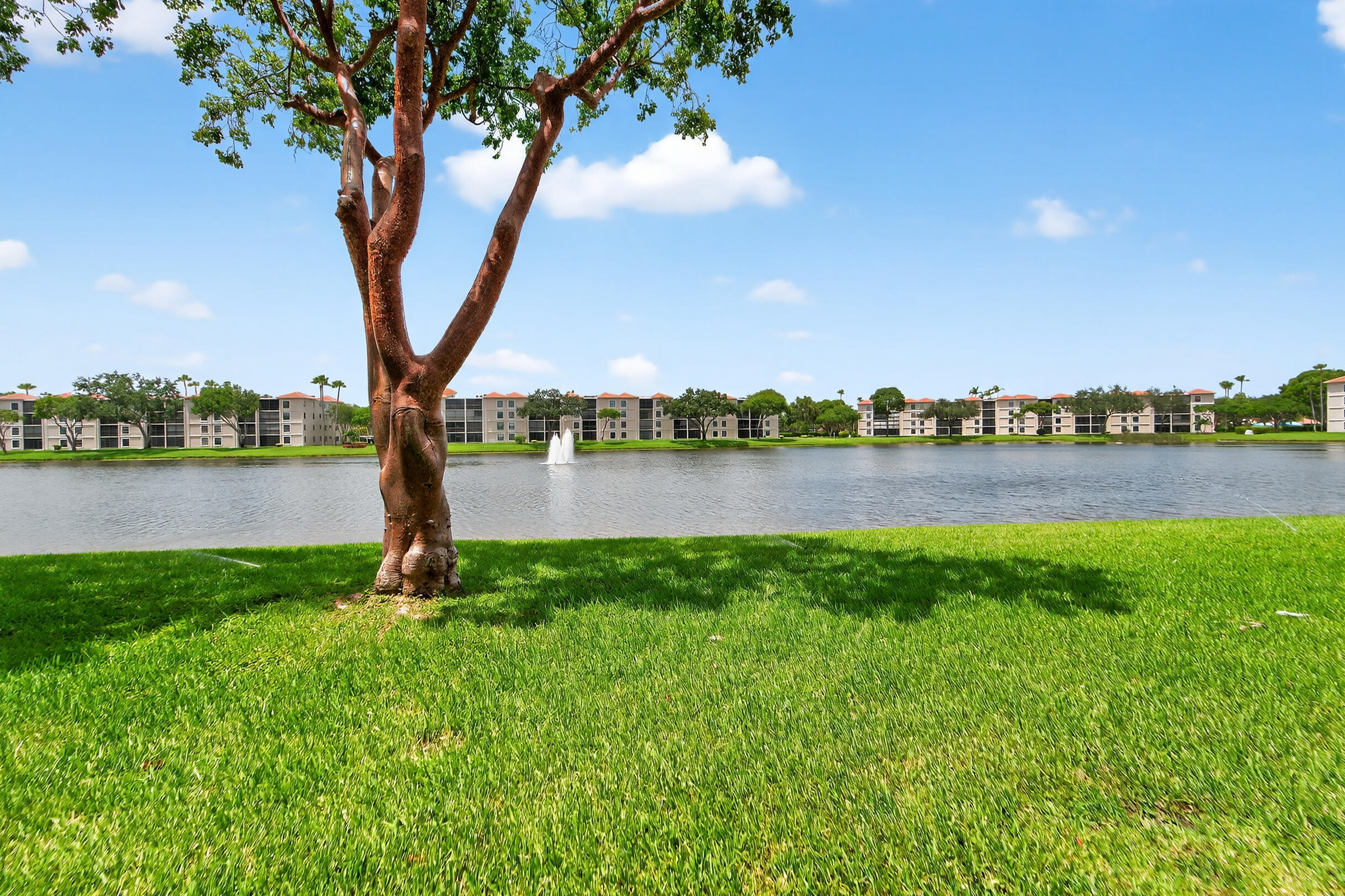 HUNTINGTON POINTE - Residential