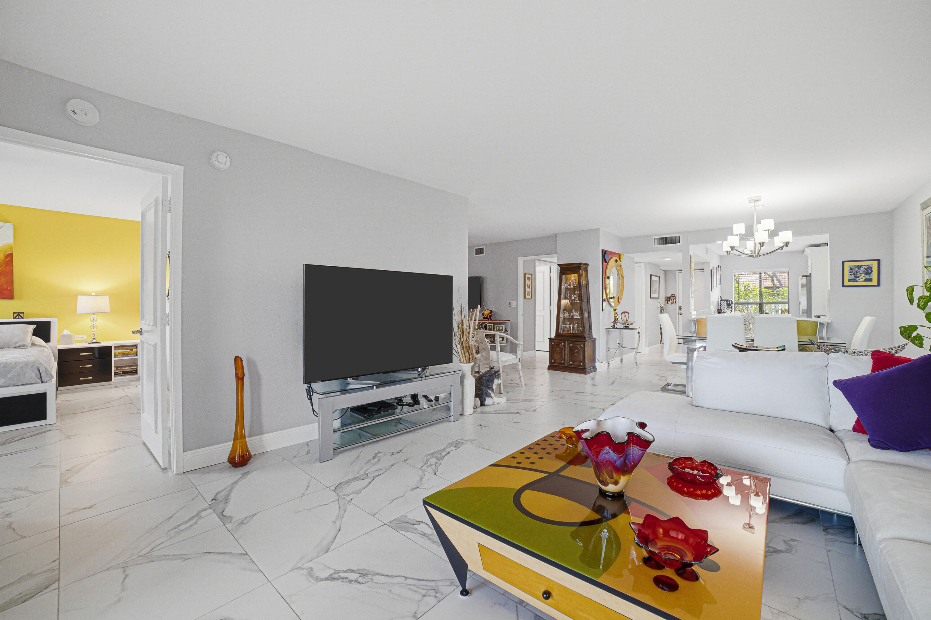 HUNTINGTON POINTE - Residential