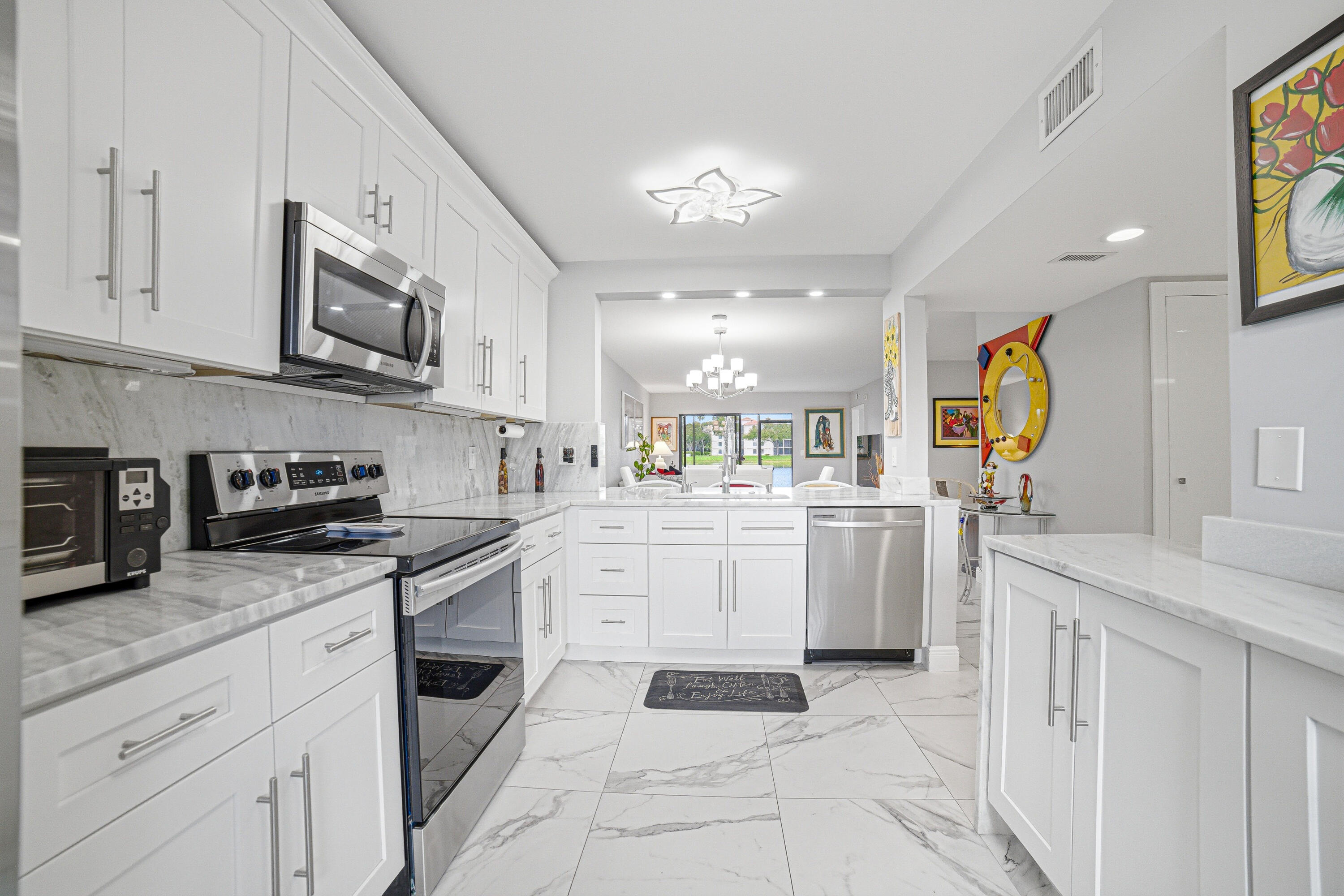 HUNTINGTON POINTE - Residential