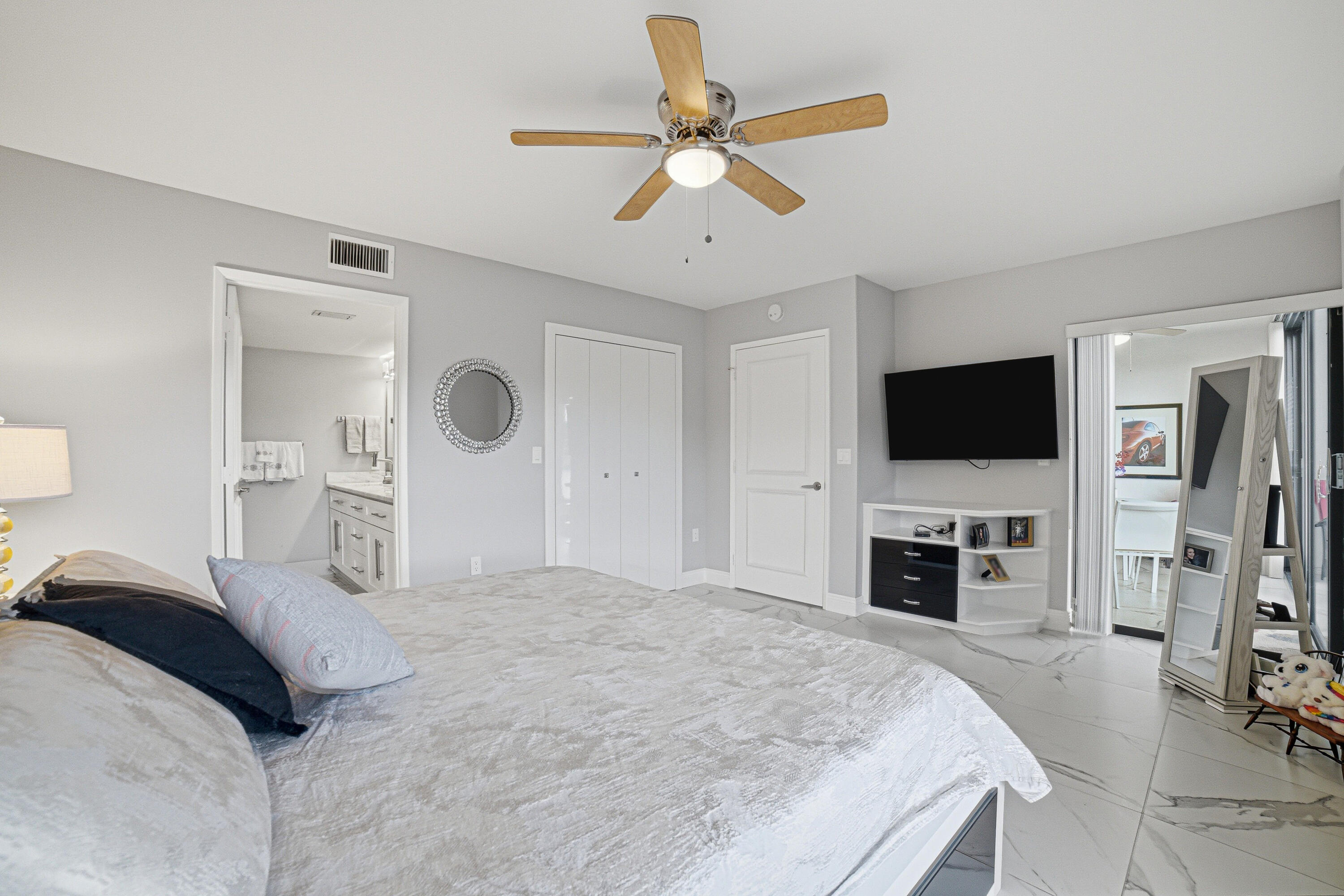 HUNTINGTON POINTE - Residential