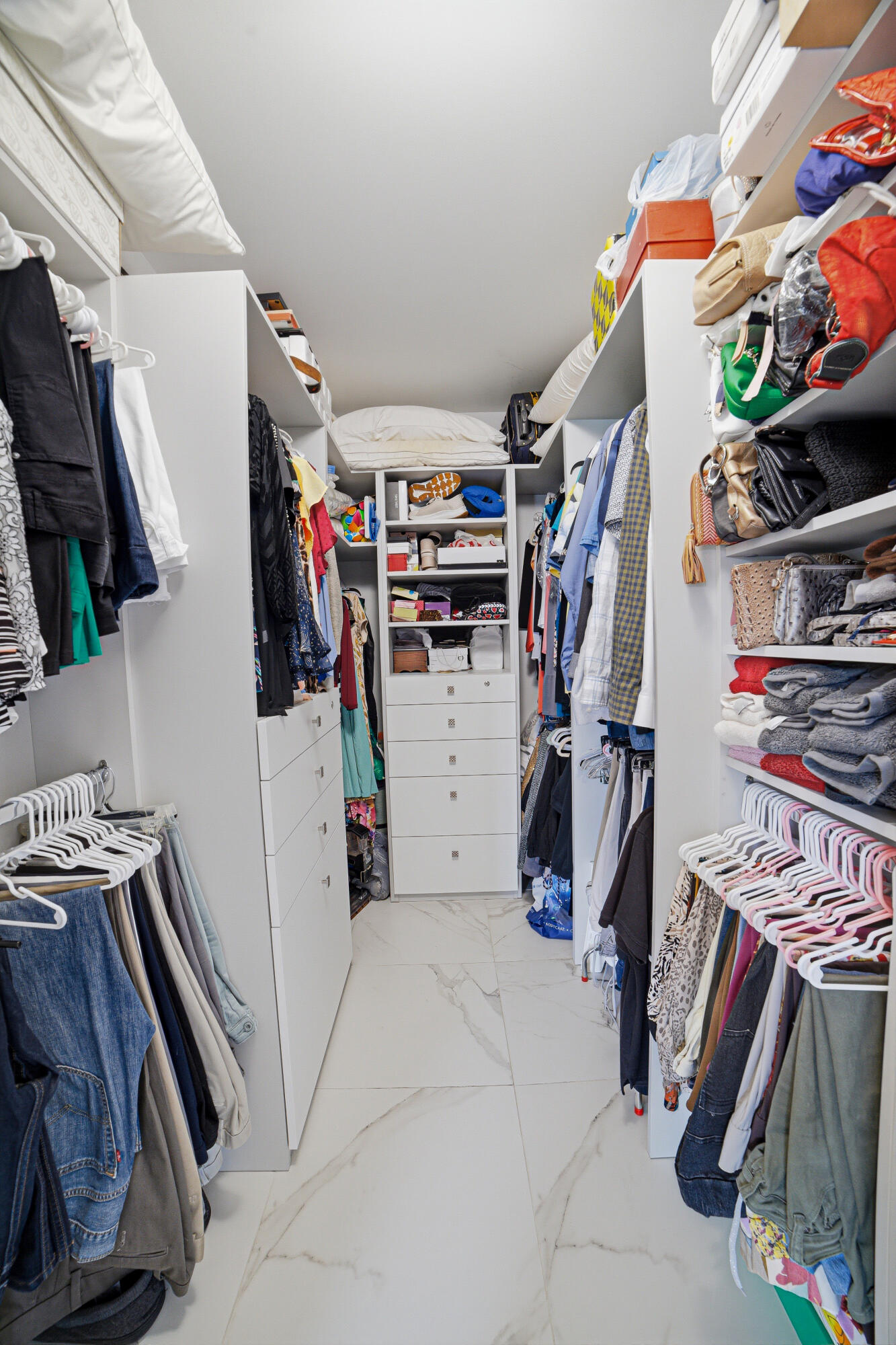 HUNTINGTON POINTE - Residential