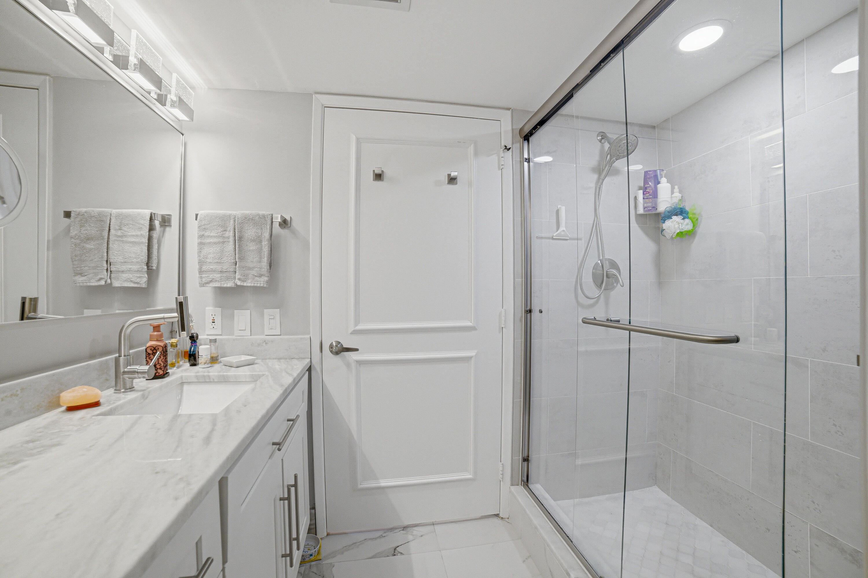 HUNTINGTON POINTE - Residential