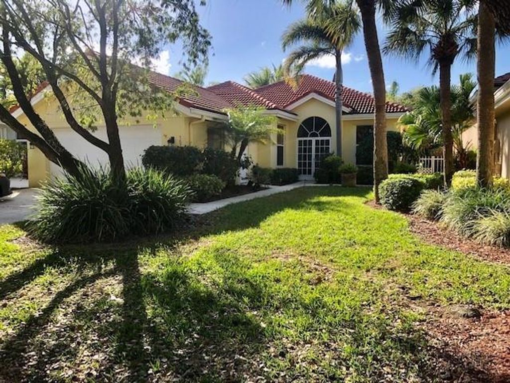 Photo of 157 E Hampton Way, Jupiter, FL 33458 (MLS # R10689074)