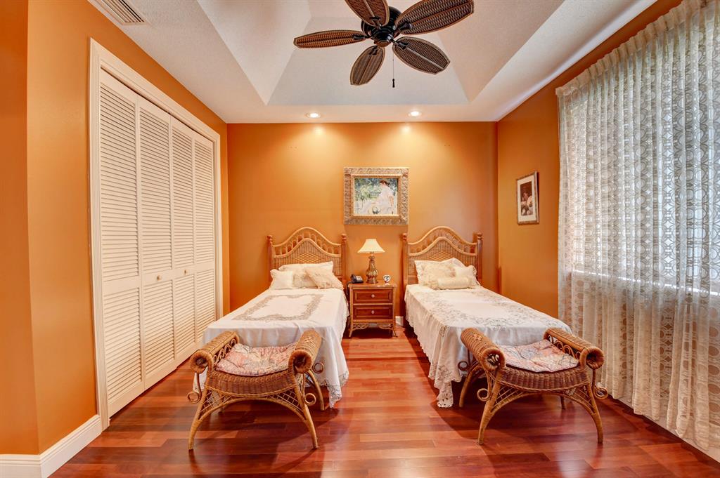 ST ANDREWS COUNTRY CLUB - Residential