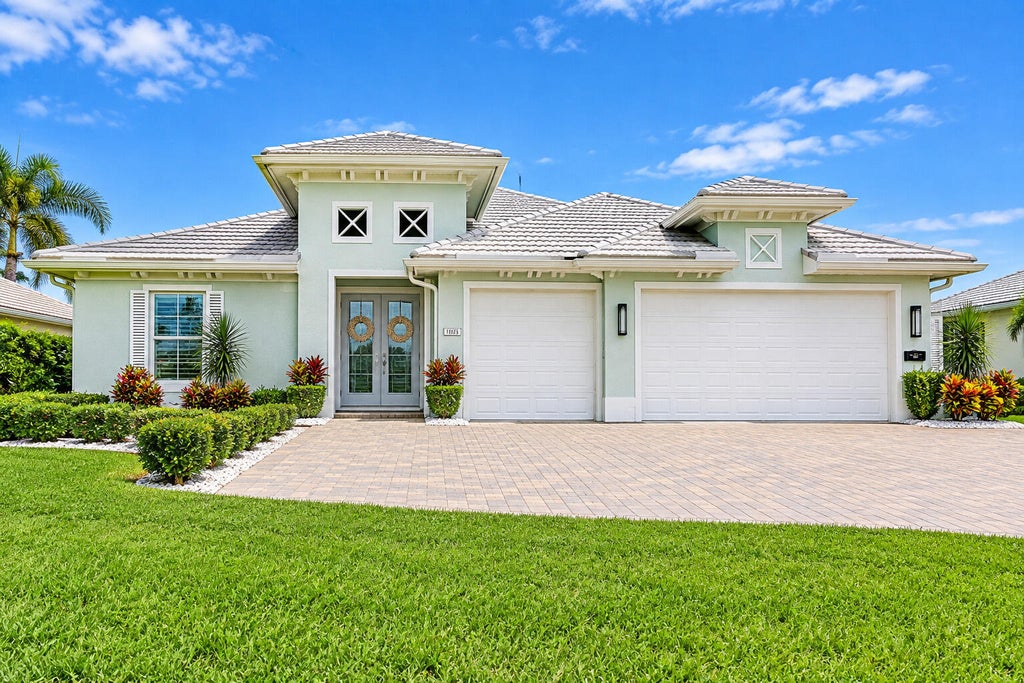 Photo of 413 JACQUELINE Way SW, Vero Beach, FL 32968 (MLS # B26074829)