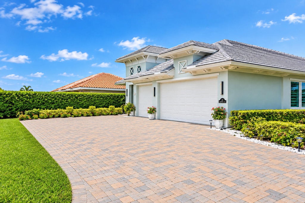 Photo of 413 JACQUELINE Way SW, Vero Beach, FL 32968 (MLS # B26074829)