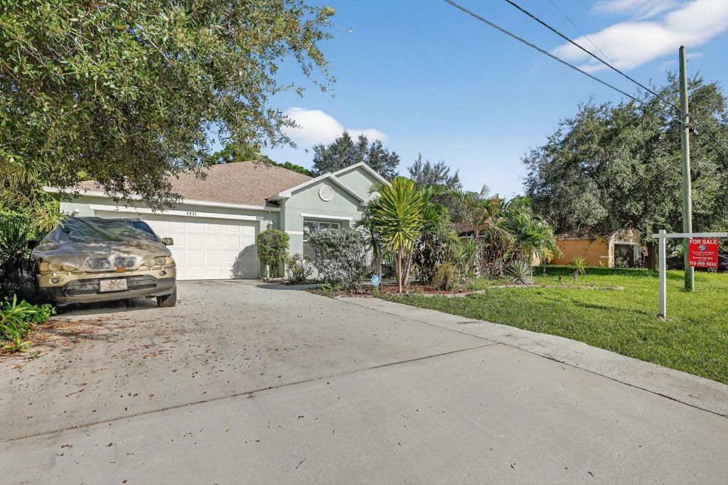Photo of 3331 SW Espanola Street, Port Saint Lucie, FL 34953 (MLS # R11150487)