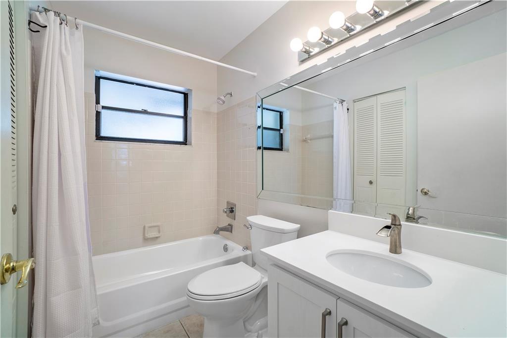 Lakes of Boca Barwood - Residential