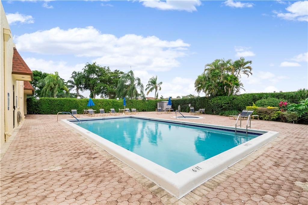 Lakes of Boca Barwood - Residential