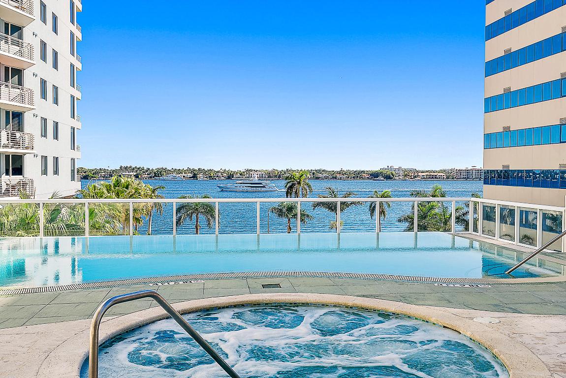 SLADE CONDO - Residential