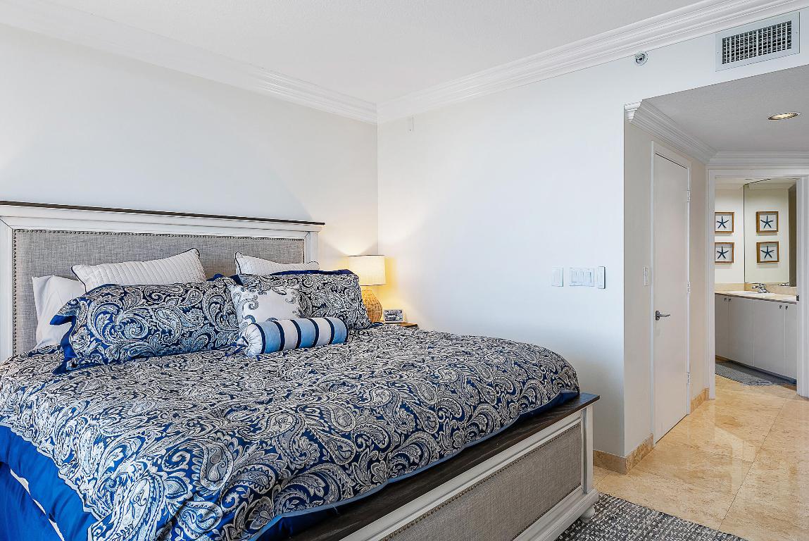 SLADE CONDO - Residential