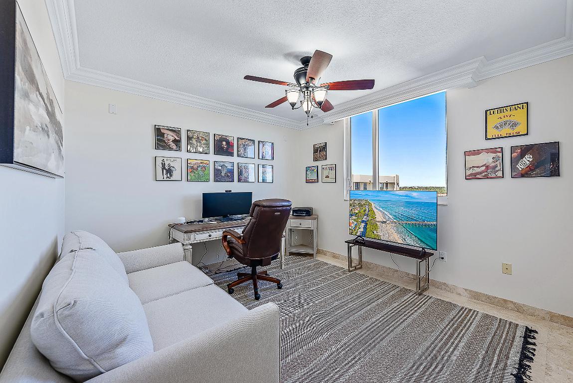 SLADE CONDO - Residential