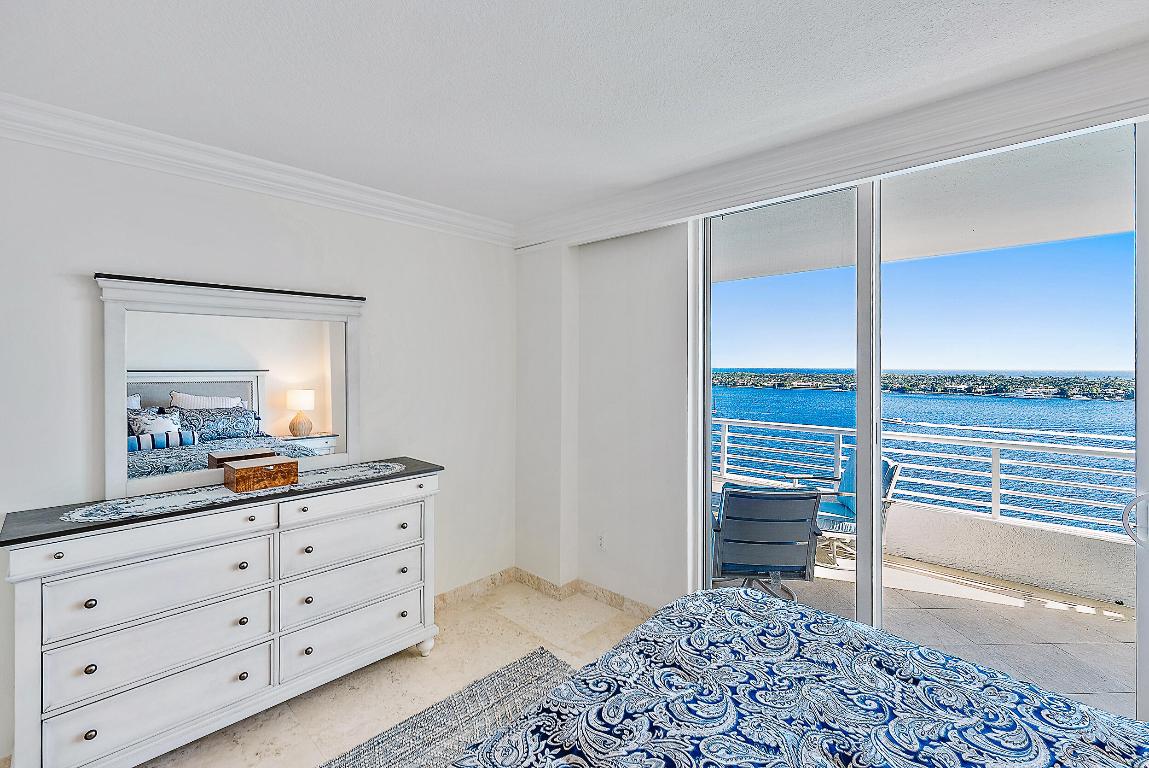 SLADE CONDO - Residential