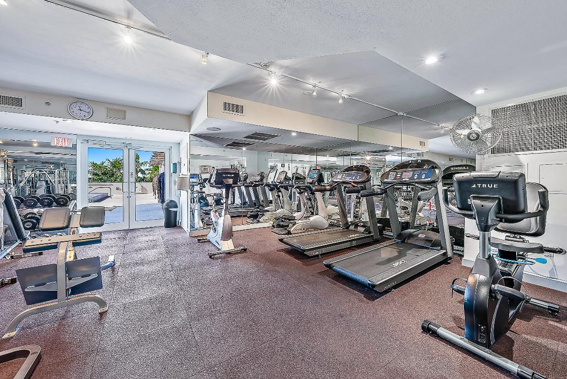 SLADE CONDO - Residential