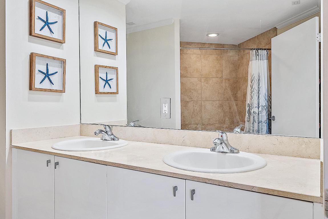 SLADE CONDO - Residential