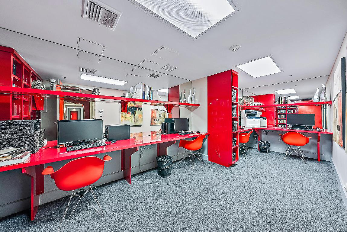 SLADE CONDO - Residential