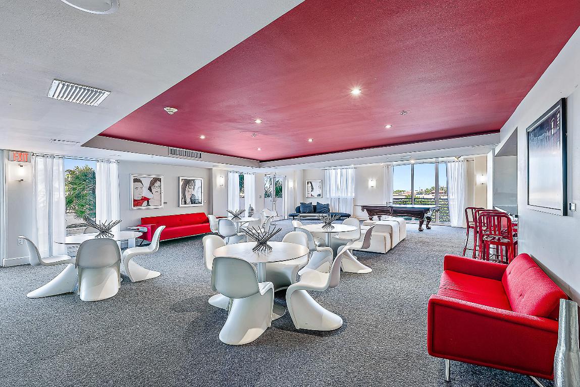 SLADE CONDO - Residential